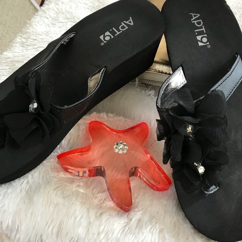 Black sandals w clear crystal & flower on top foot